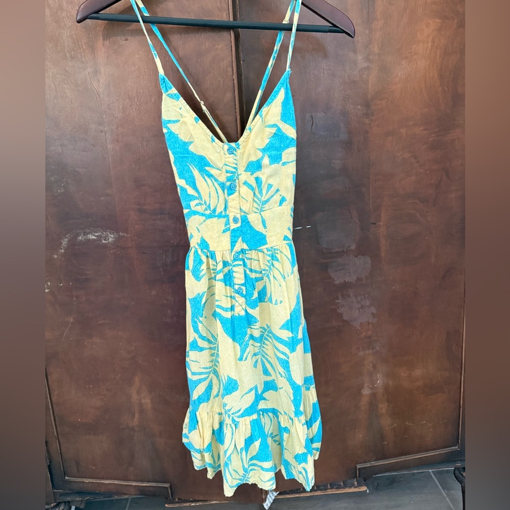 XIX Palms 🌴 XS Yellow & Blue Floral Mini Dress with Criss Cross Spaghetti Straps